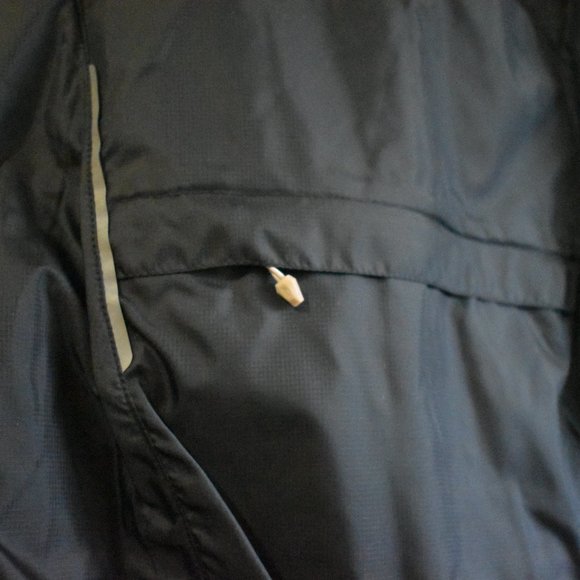 NWT SUGOi Stash Wind & Water Resistant Jacket Wm's XS Black Zip Closure - Picture 8 of 15
